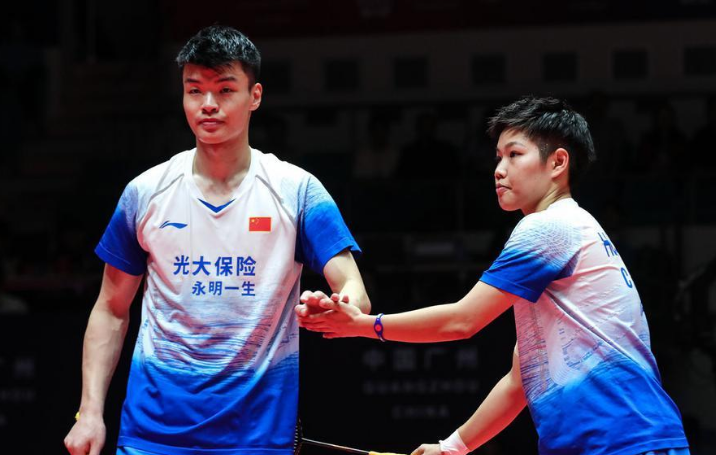 关于中国队完胜泰国队，黄鸭组合关键制胜的信息