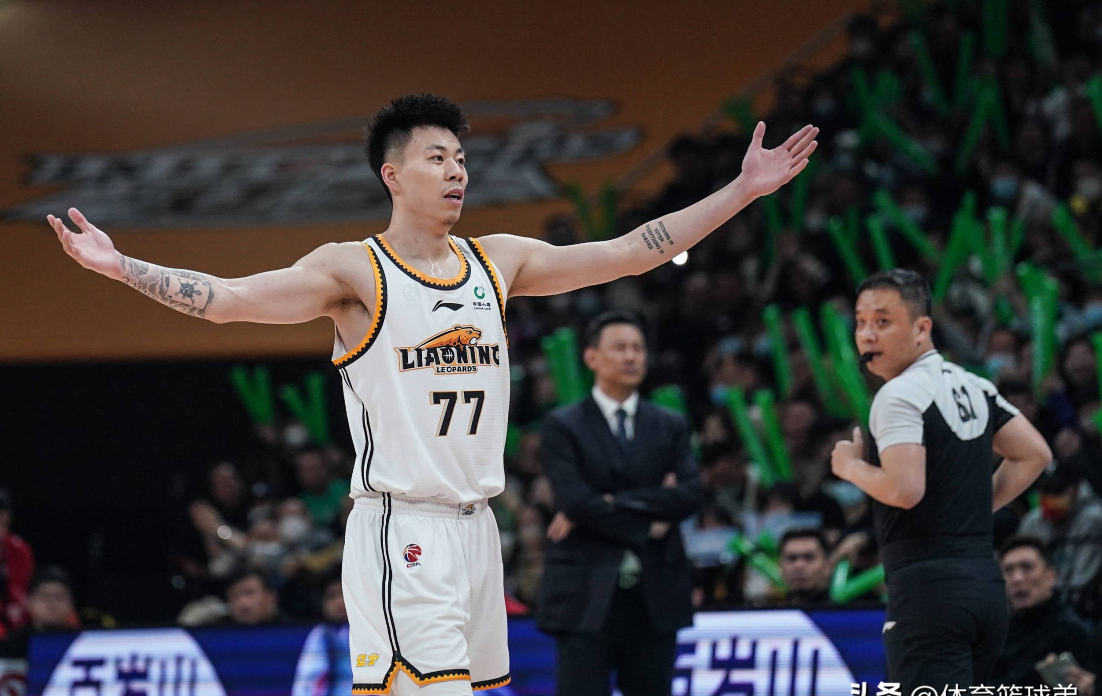 上海队绝杀新疆队,张镇麟刷新纪录 上海队绝杀新疆队,张镇麟刷新纪录