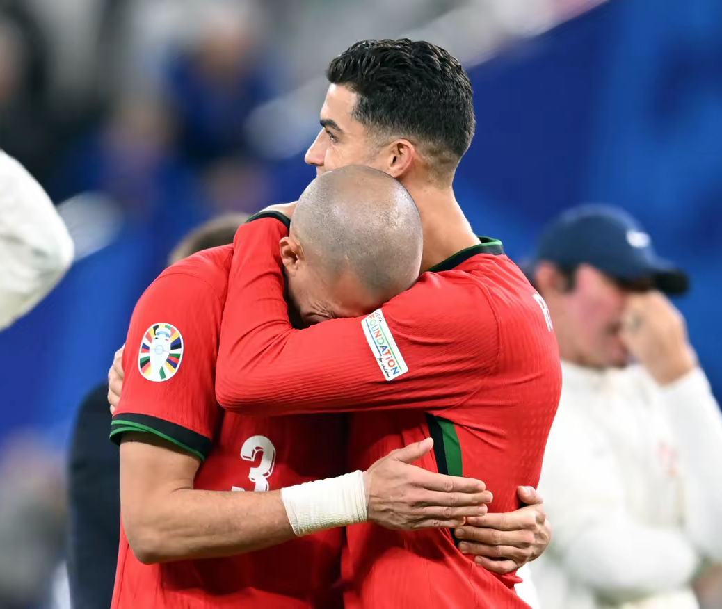 奥地利队完胜葡萄牙队，波尔带队取胜