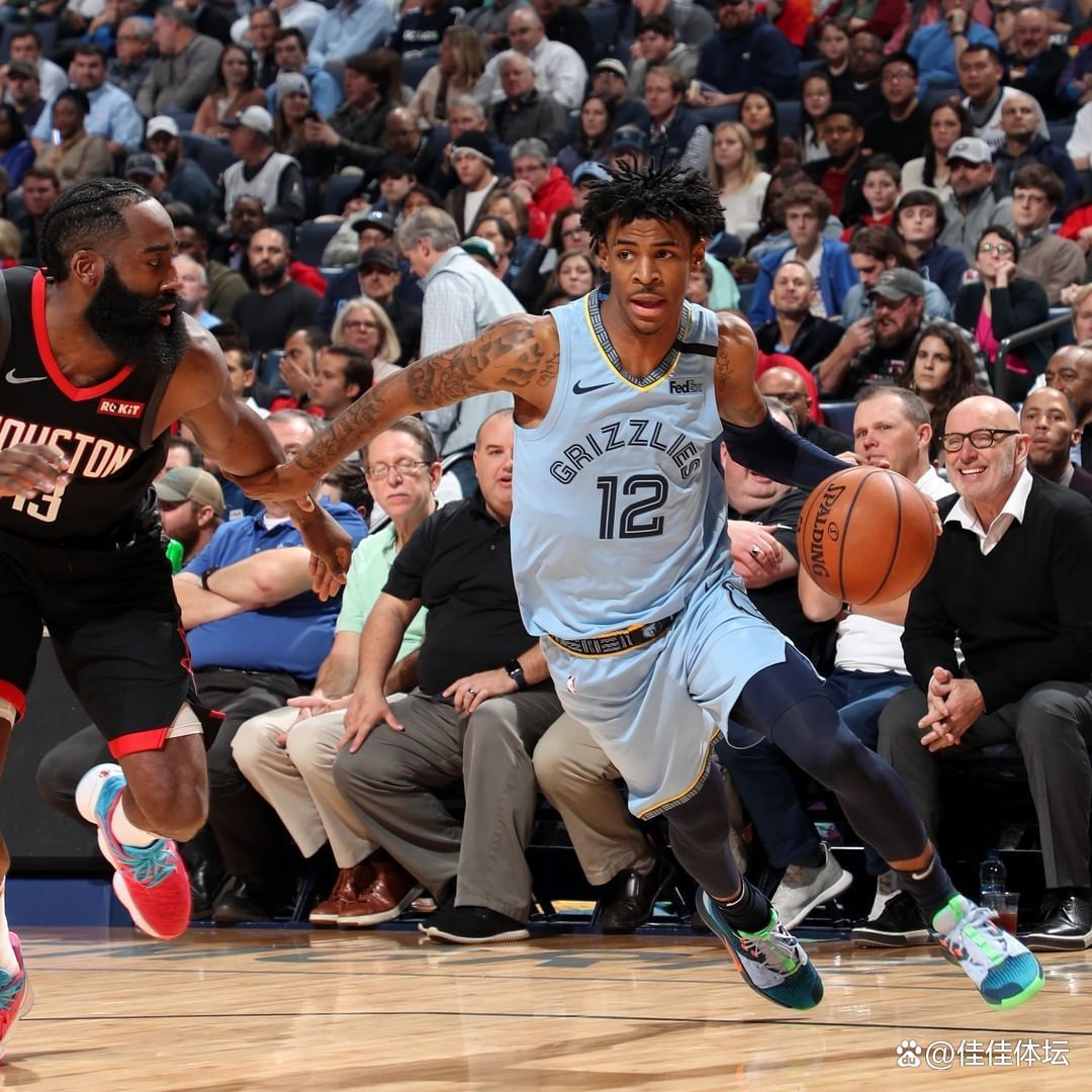 勇士横扫灰熊,恩比德点燃赛场 勇士横扫灰熊,恩比德点燃赛场